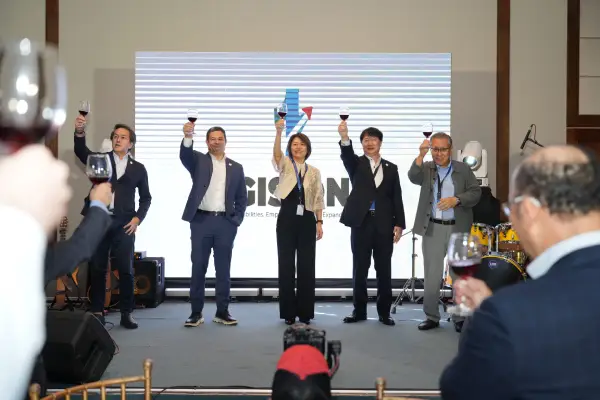 victor on stage